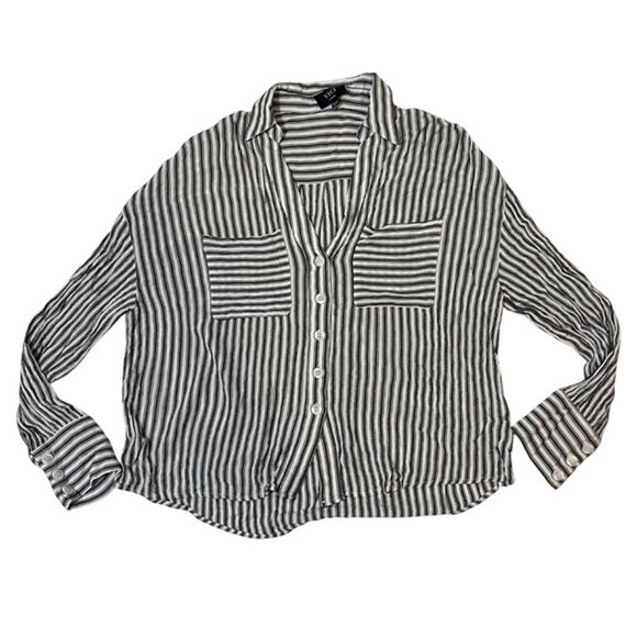 Vici blouse women's L gray white striped loose fit adjustable sleeve button down - Picture 3 of 10